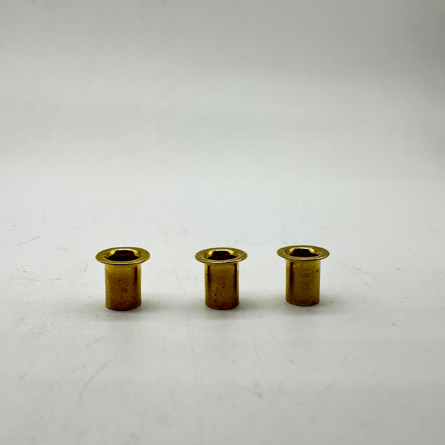 Remache tubular de latón DIN7340 H65 4,8x7 en stock