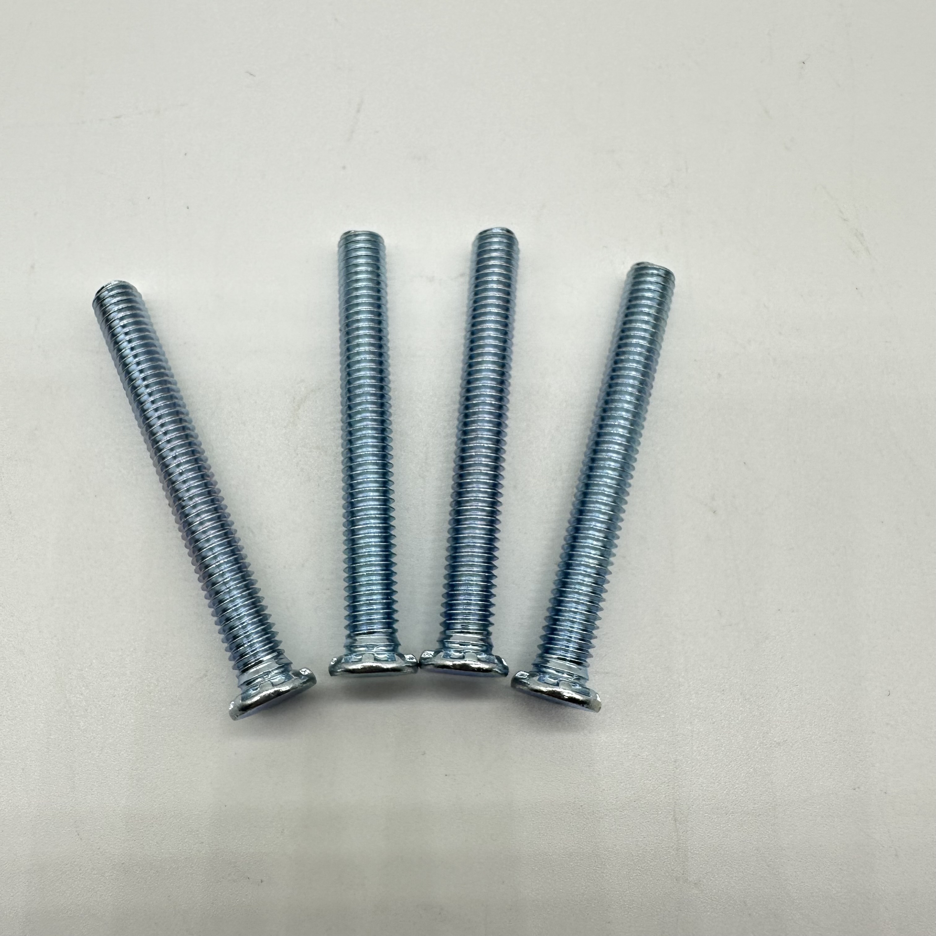 M6x50 PEM Tornillo de cierre automático de perno prisionero Tornillo de chapa metálica