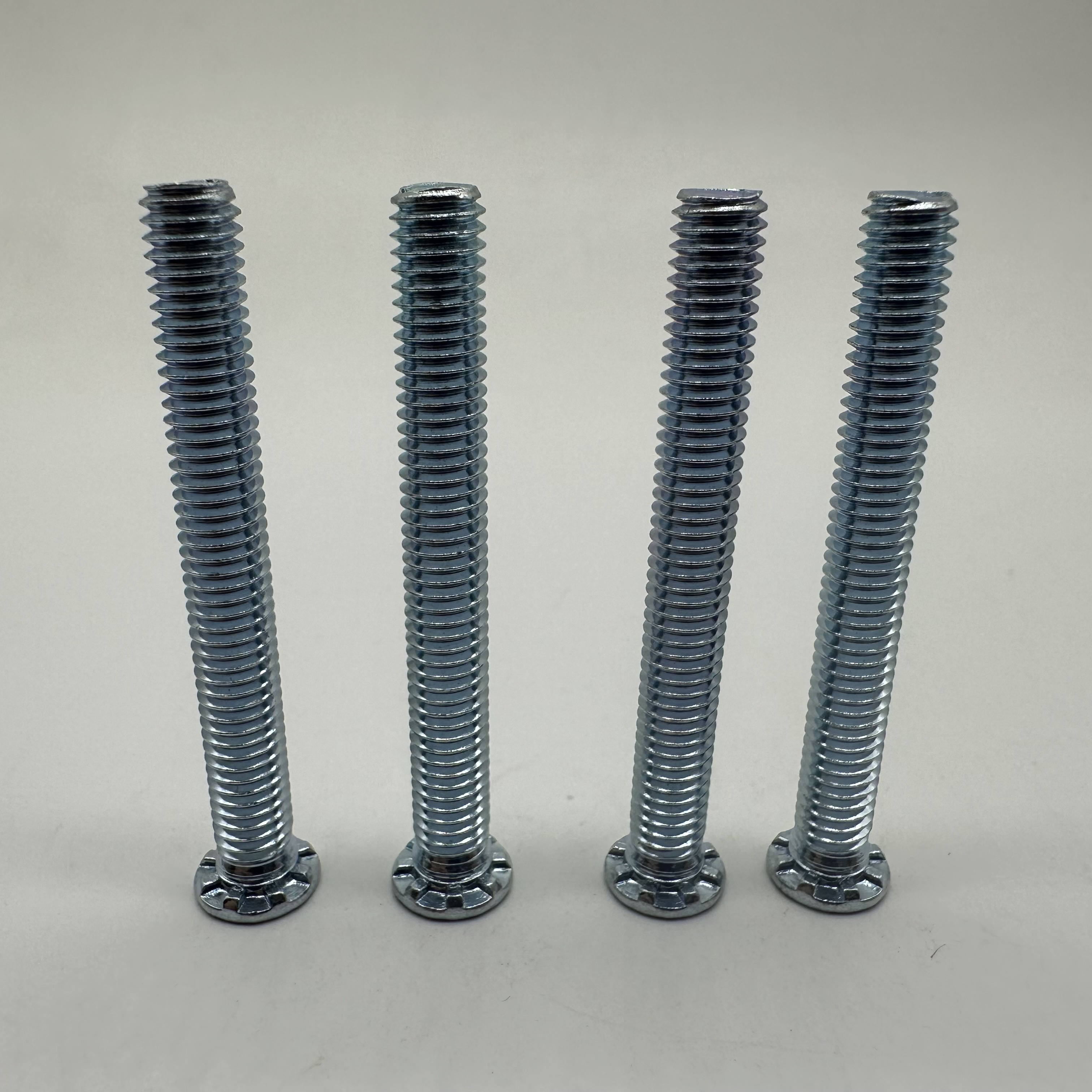 M6x50 PEM Tornillo de cierre automático de perno prisionero Tornillo de chapa metálica