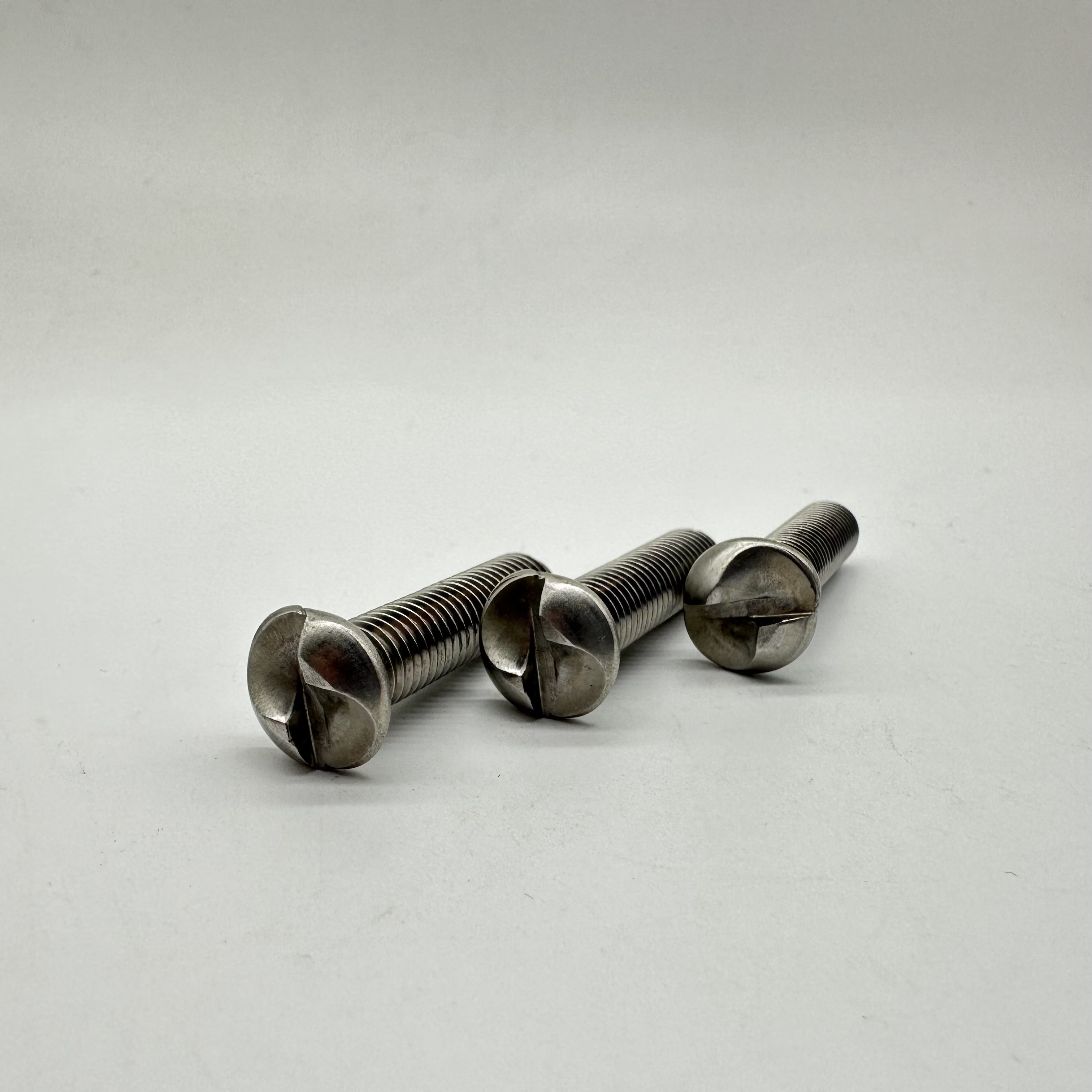 La seguridad de la manera del acero inoxidable una atornilla al ladrón anti resistente al pisón de los tornillos de máquina