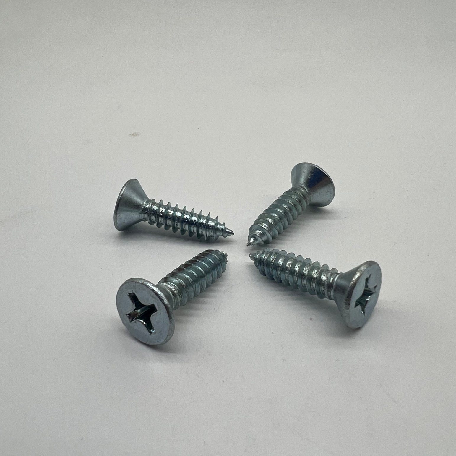 DIN7982 Tornillo de rosca Phillips con cabeza Csk St6.3X25