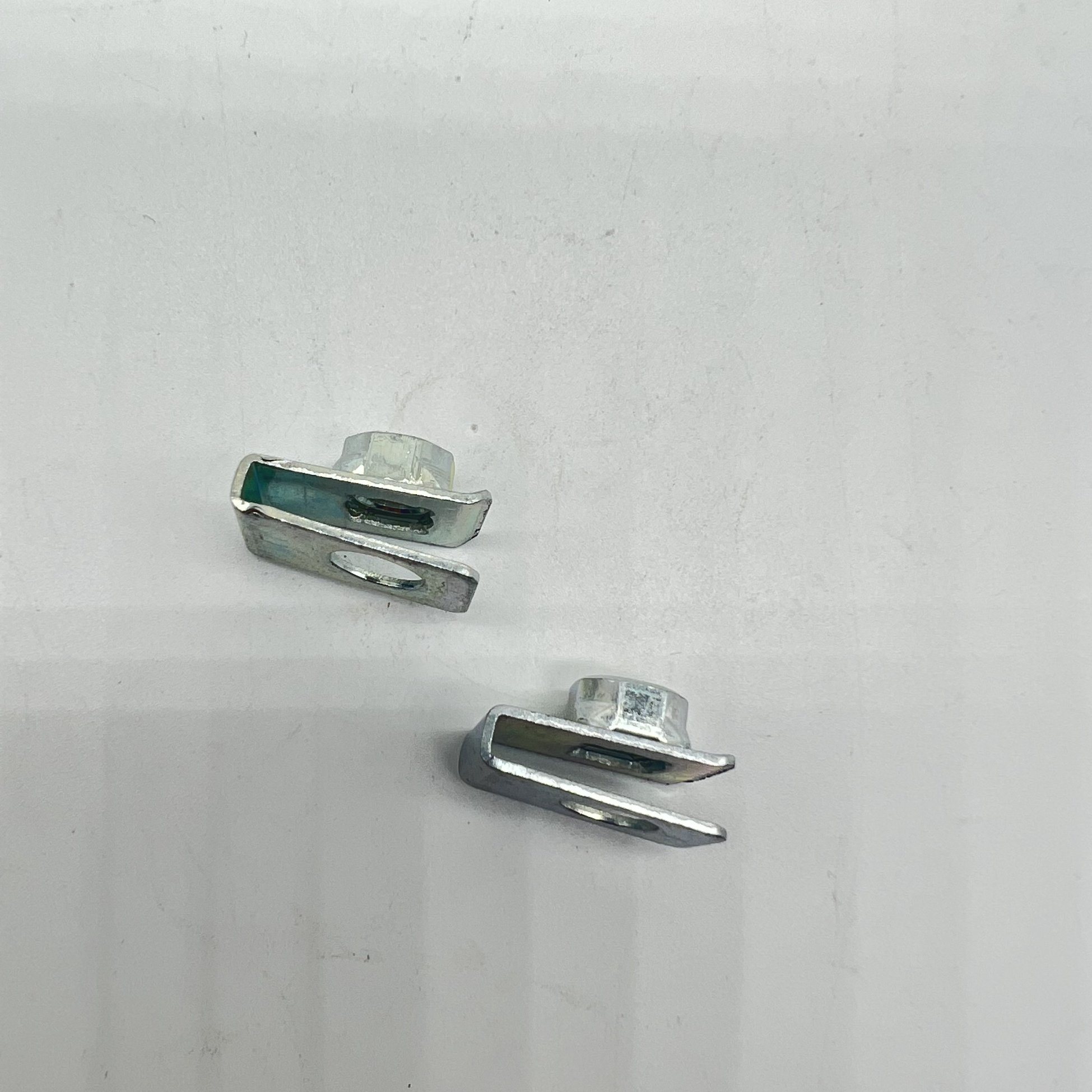 Tuerca U Clip Tuerca A102 21X13.5xm6