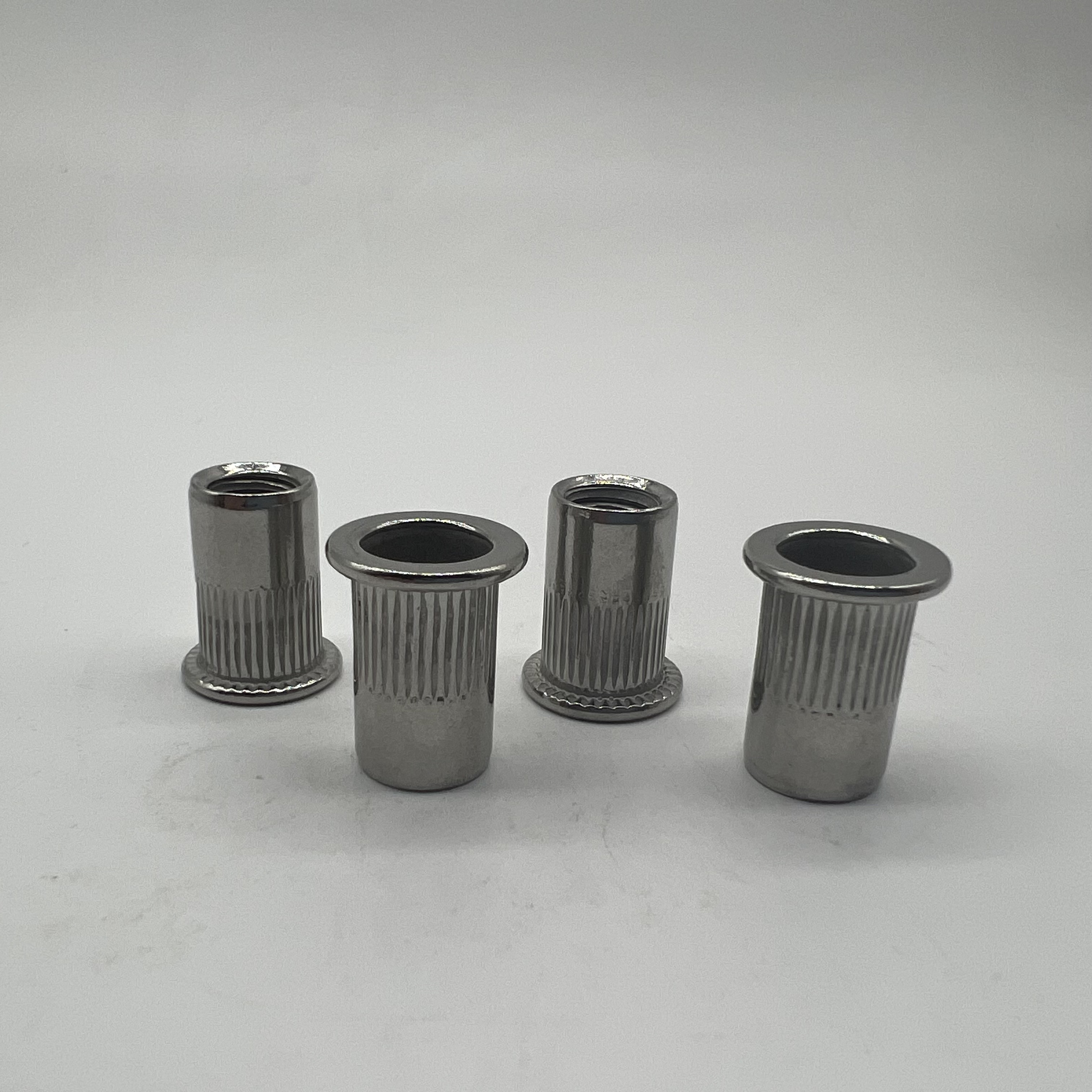El acero inoxidable de la tuerca de remache M8 SS304 reduce el cuerpo principal de Kunrled