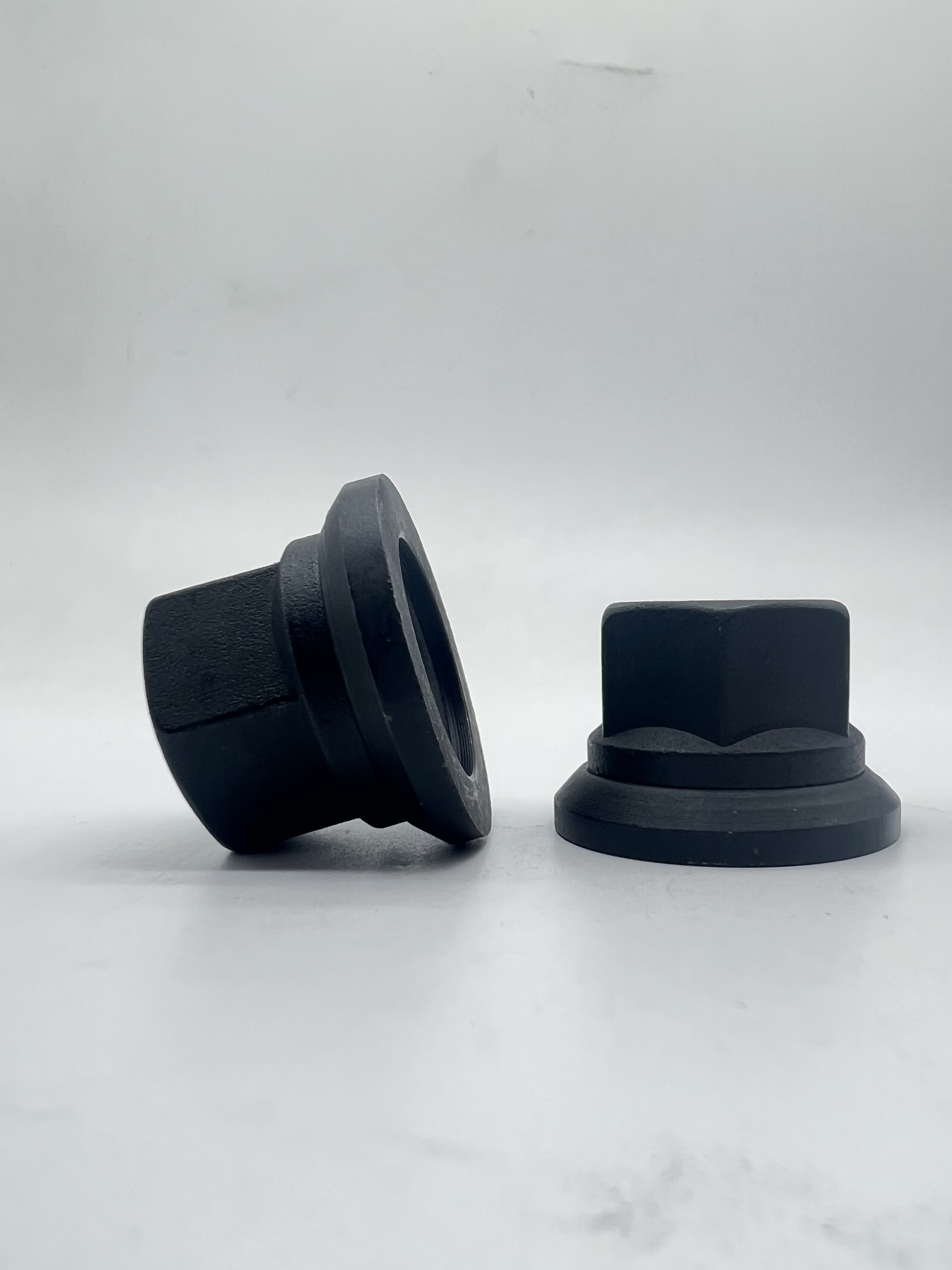 Tuerca de rueda de camión M18X1.5 clase 10 Tuerca de cubo de rueda Negro fosfatado 72 horas
