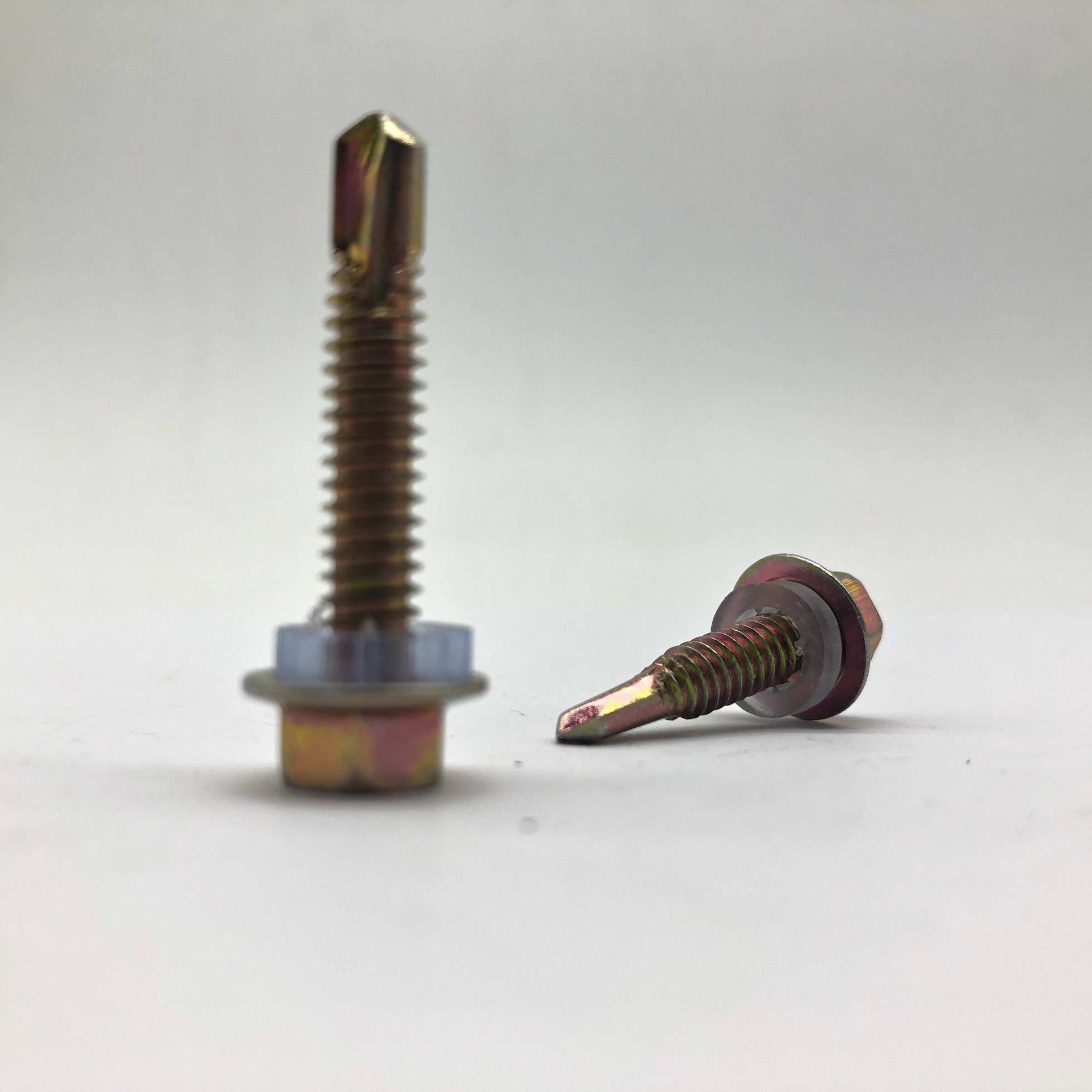 Tornillo de perforación de zinc amarillo Tornillo roscador con arandela de plástico