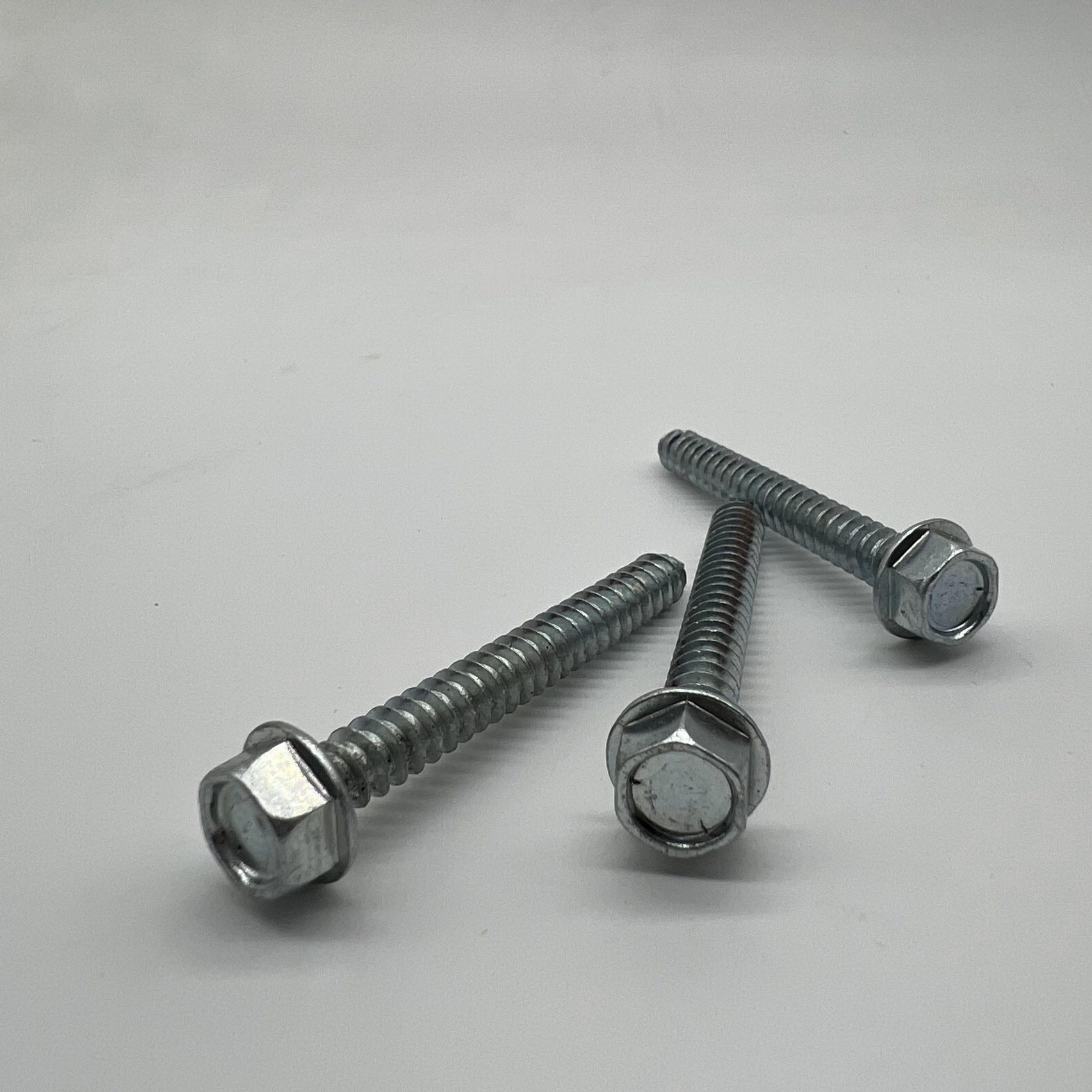Tornillo autorroscante con brida hexagonal Tornillo para madera para Europa