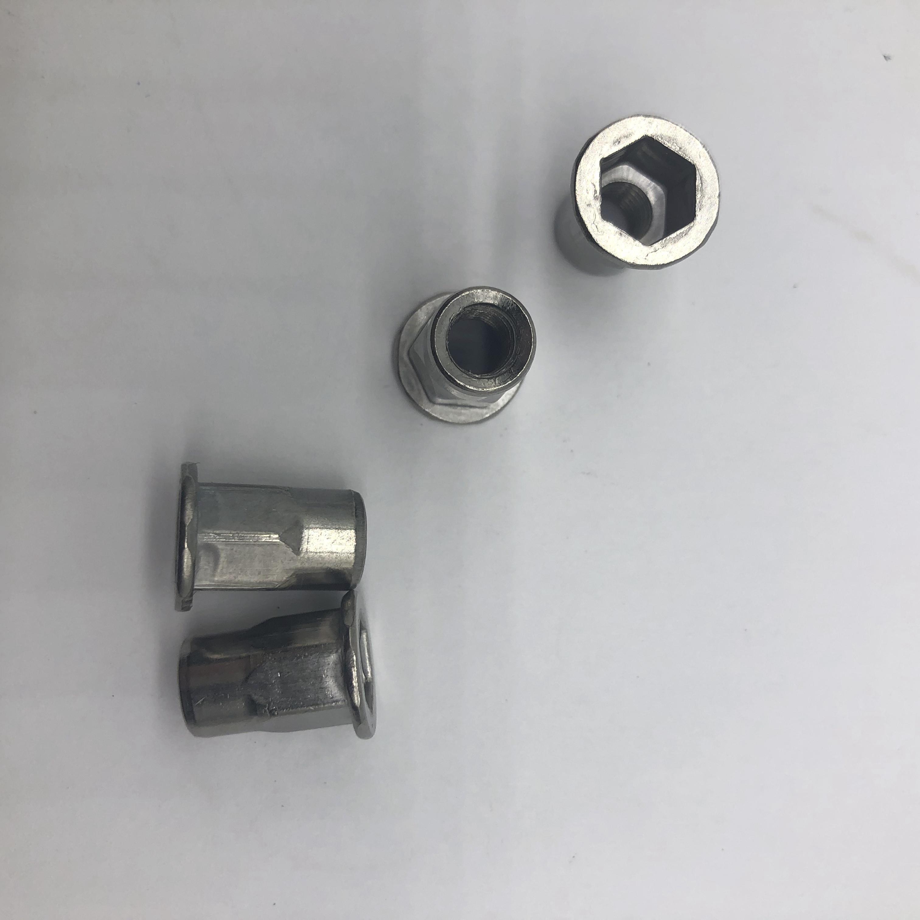 Tuerca remachadora M6 SS304 Medio hex. Hex. externo Hex. interno