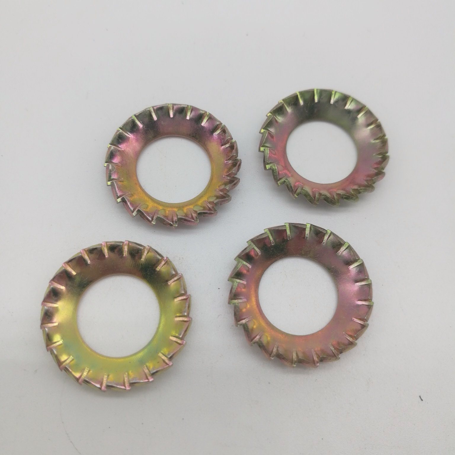 Arandelas de seguridad dentadas Dientes externos e internos