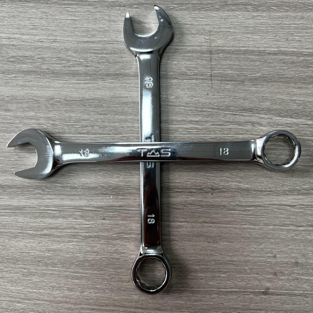 Juego de llaves inglesas cromadas