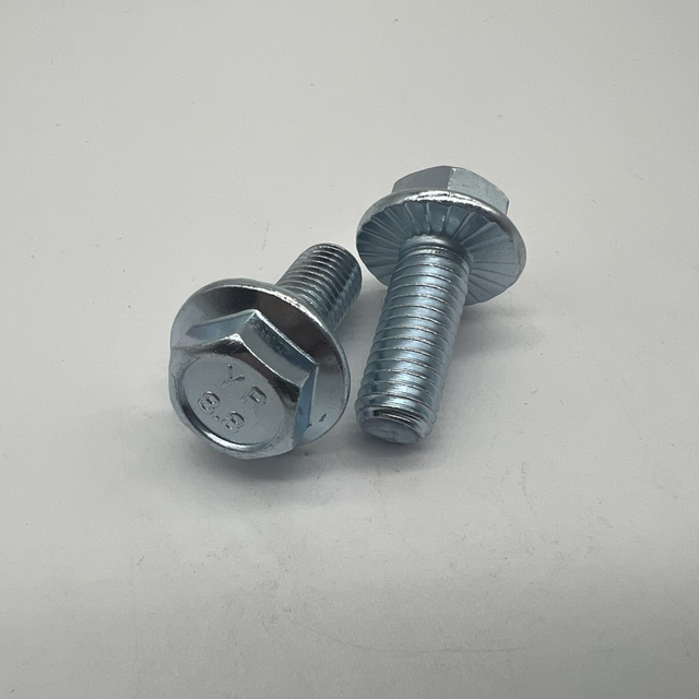 Perno de cabeza hexagonal con brida DIN6921 M10X25 con dentado 24 Cl8.8