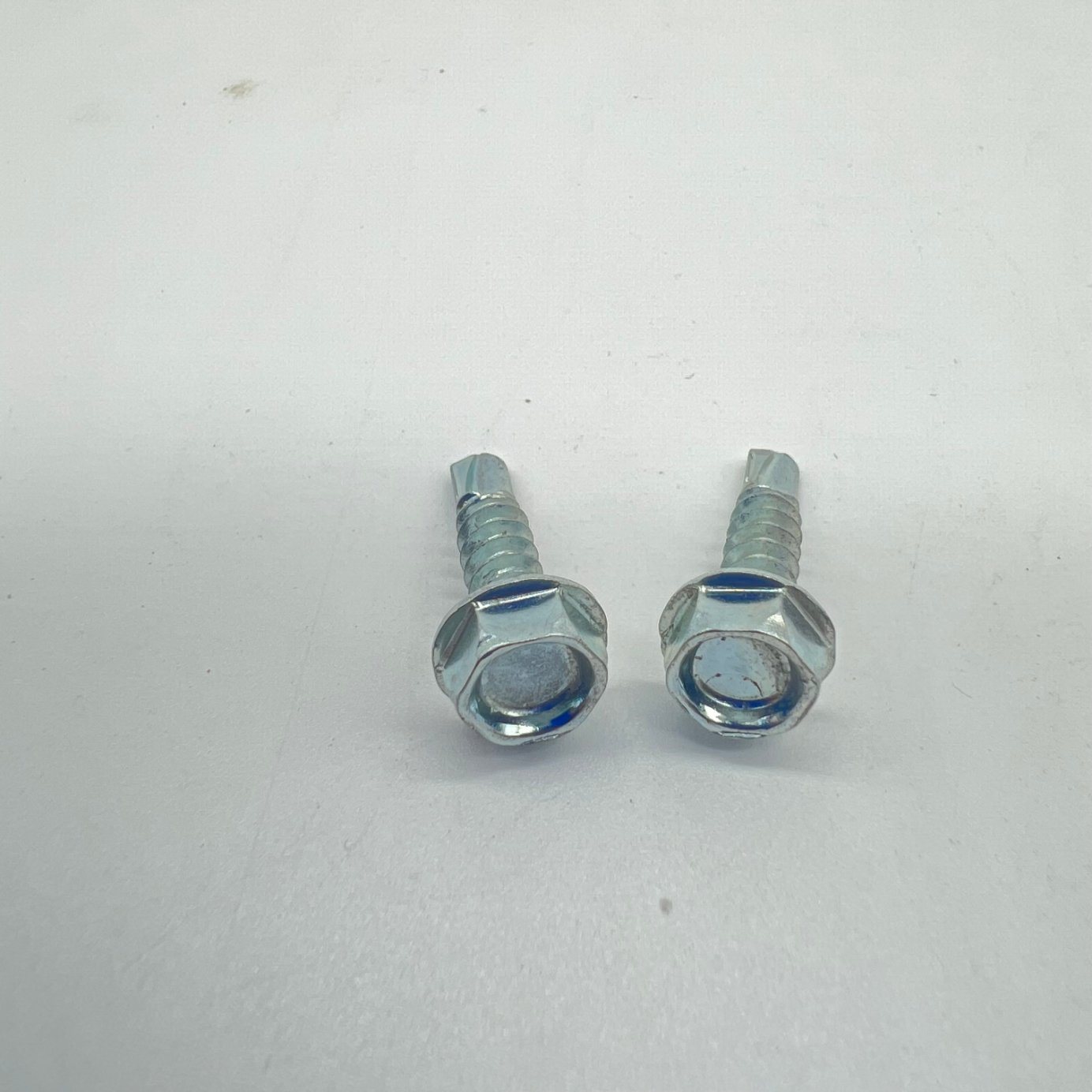 Tornillos perforadores de cabeza hexagonal DIN7504K con rosca roscadora con collar