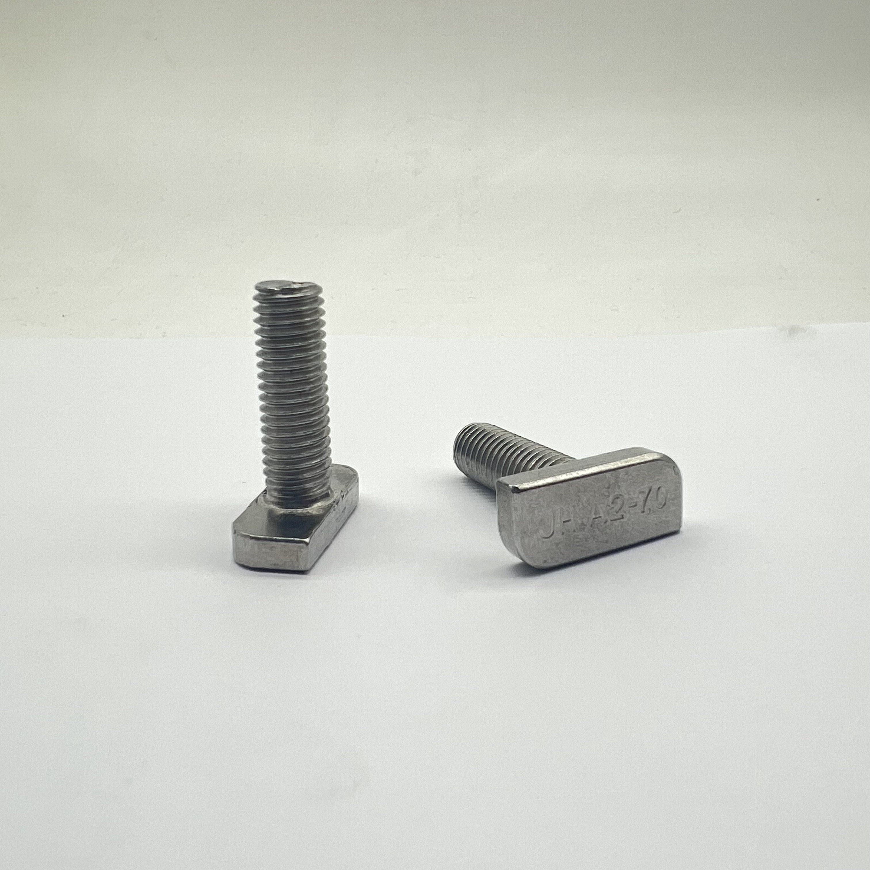 SS304 A2-70 T Bolt M8x25 T tornillo para equipos fotovoltaicos
