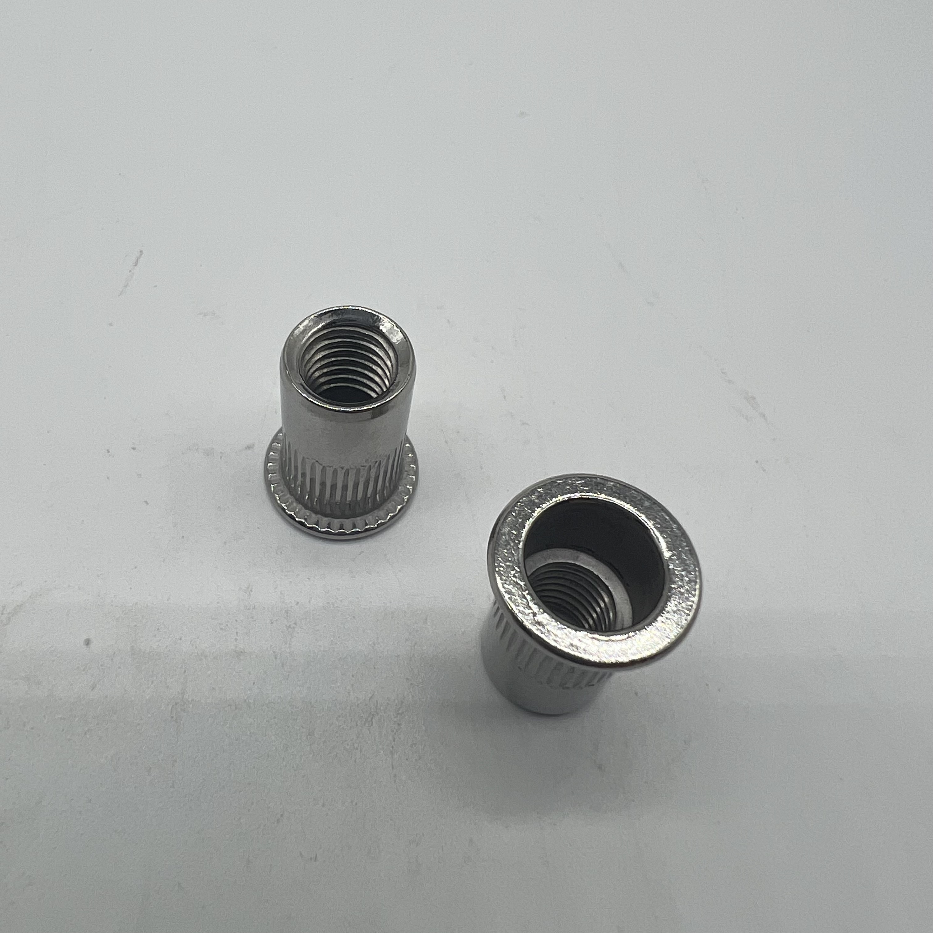 El acero inoxidable de la tuerca de remache M8 SS304 reduce el cuerpo principal de Kunrled
