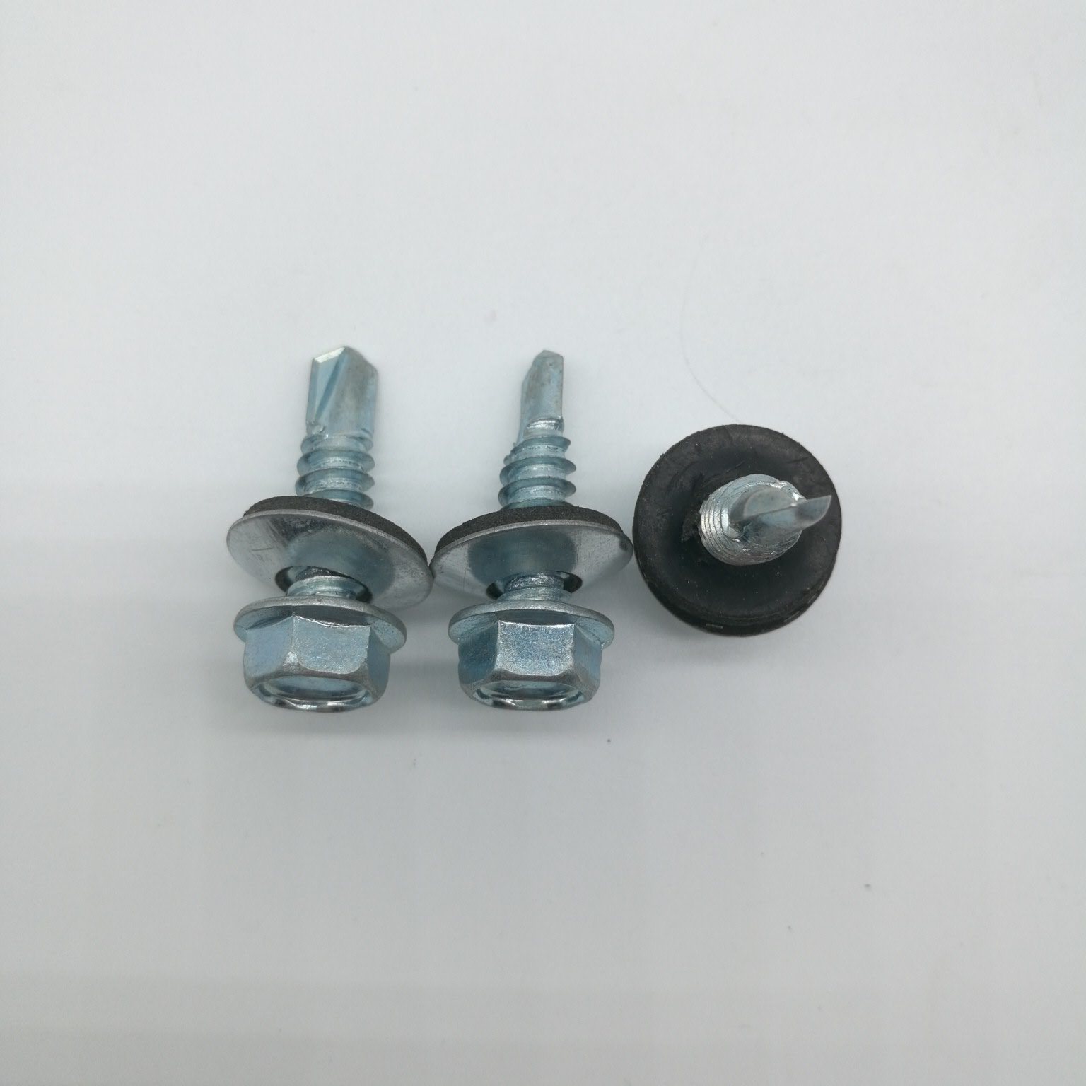 Tornillo autorroscante de cabeza hexagonal DIN7504K