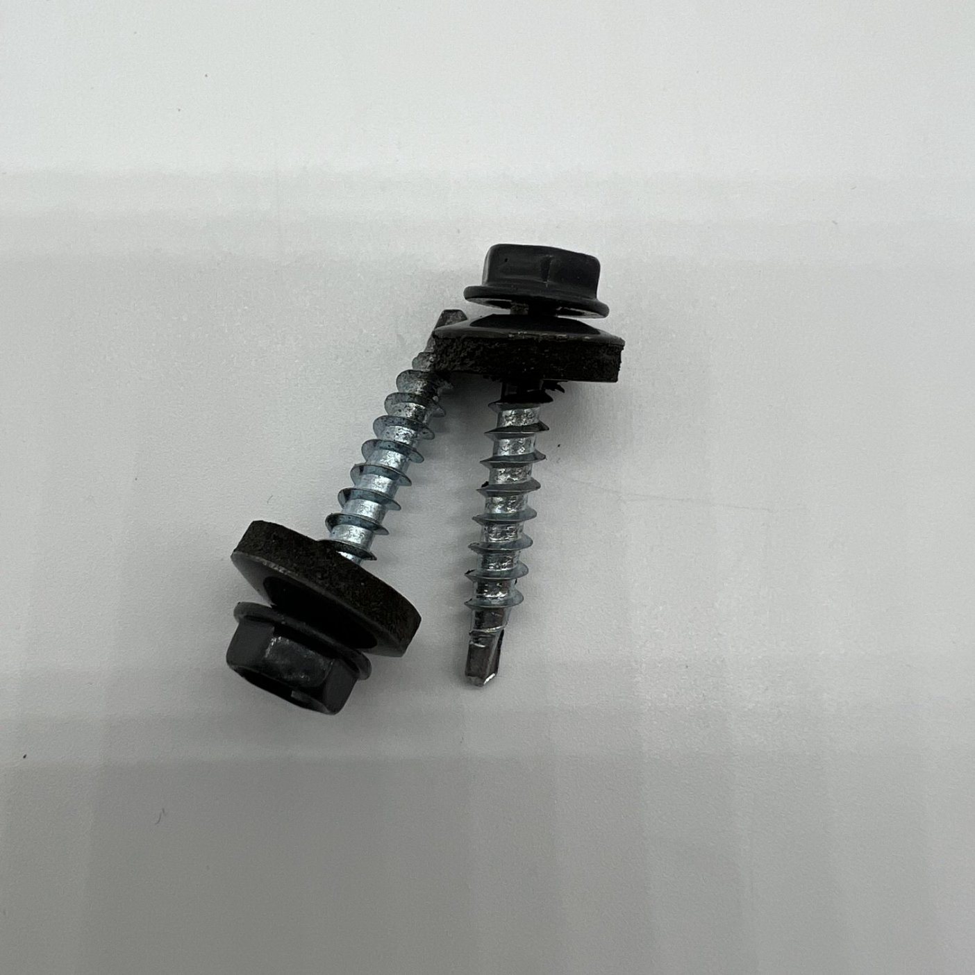 Tornillo autoperforante de acero P4 #12-14X32 Ral 6011 Cabeza hexagonal y arandela EPDM