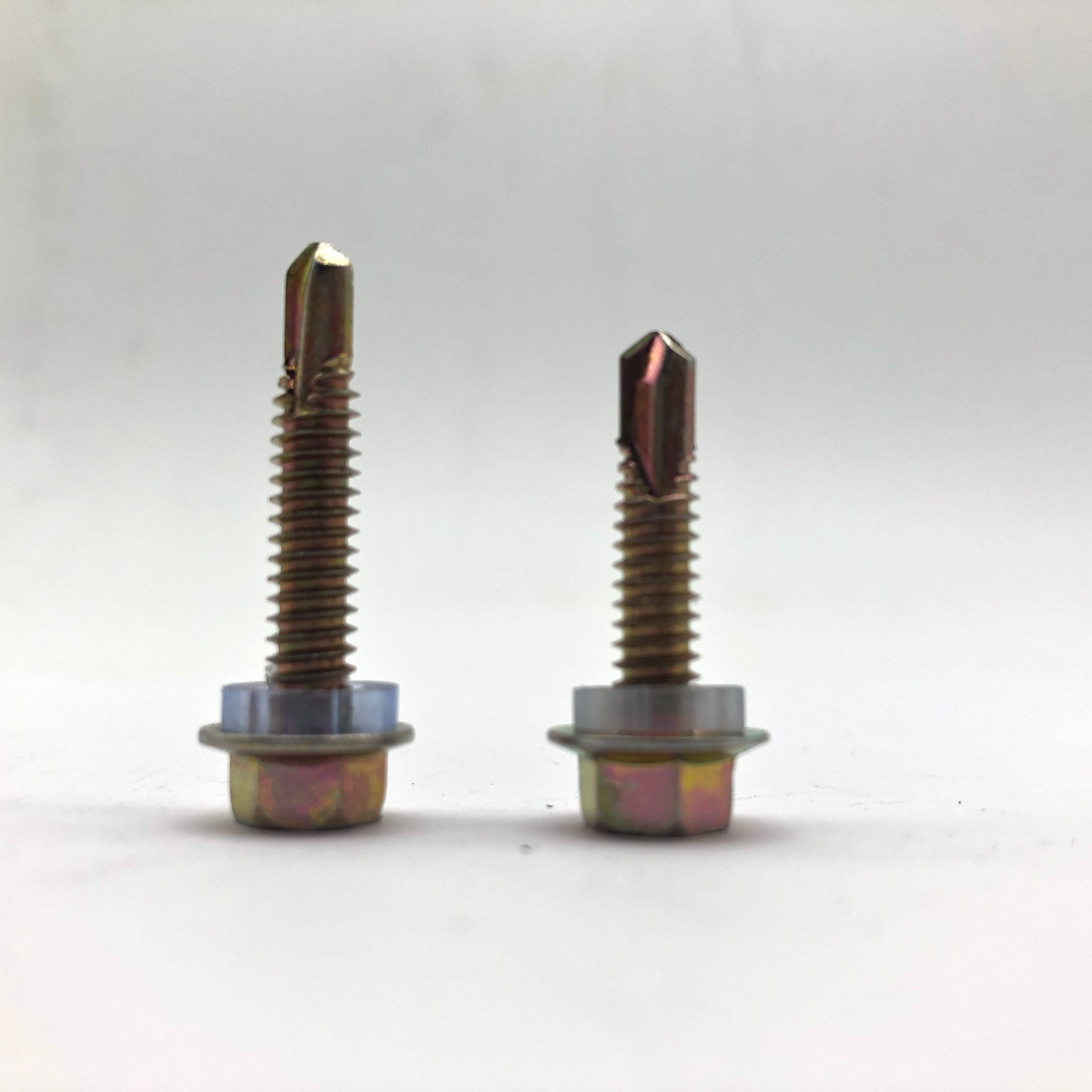 Tornillo de perforación de zinc amarillo Tornillo roscador con arandela de plástico