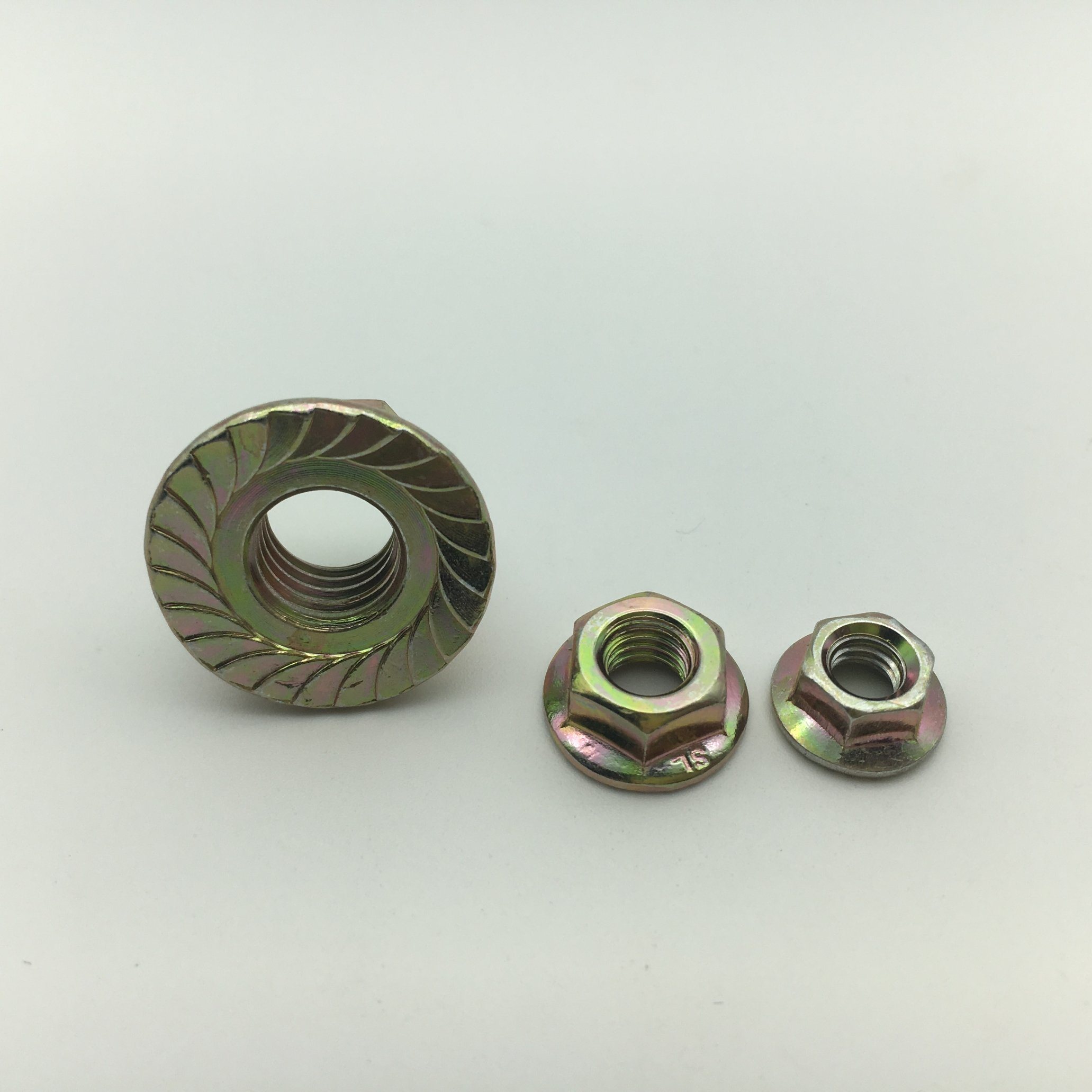 Tuerca con brida dentada DIN6923 Tuerca hexagonal con brida