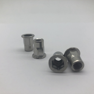 Tuerca remachadora M6 SS304 Medio hex. Hex. externo Hex. interno