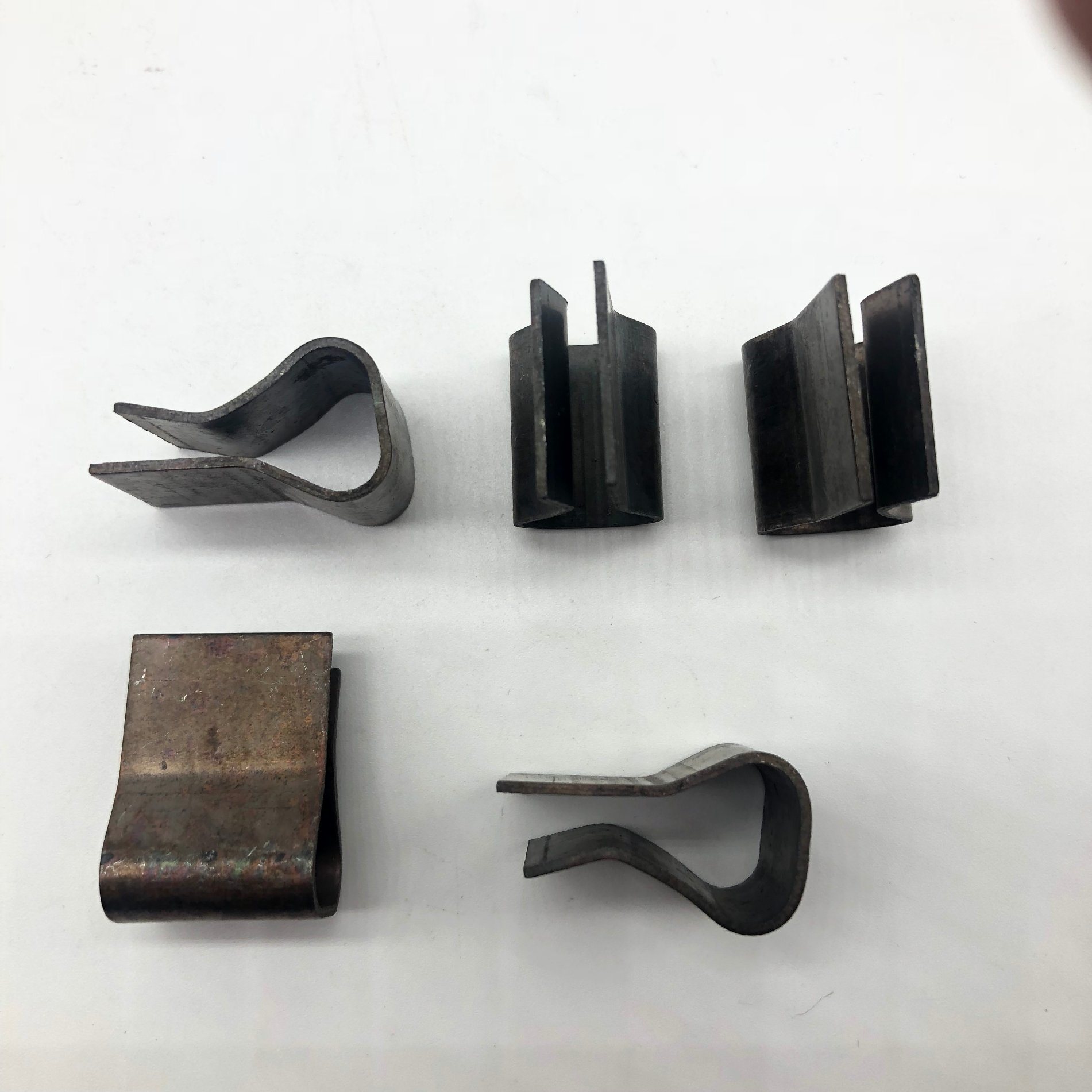 Abrazadera de manguera con clip de acero con resorte
