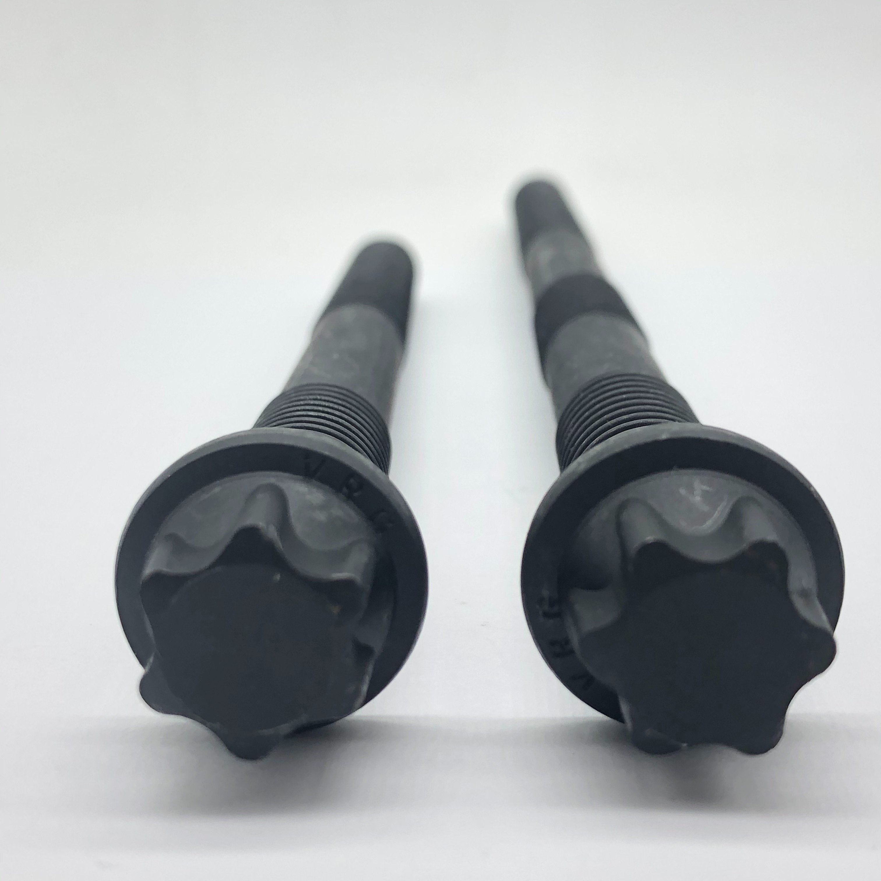 Tornillo Culata M15X2X198 Cl12.9 Torx