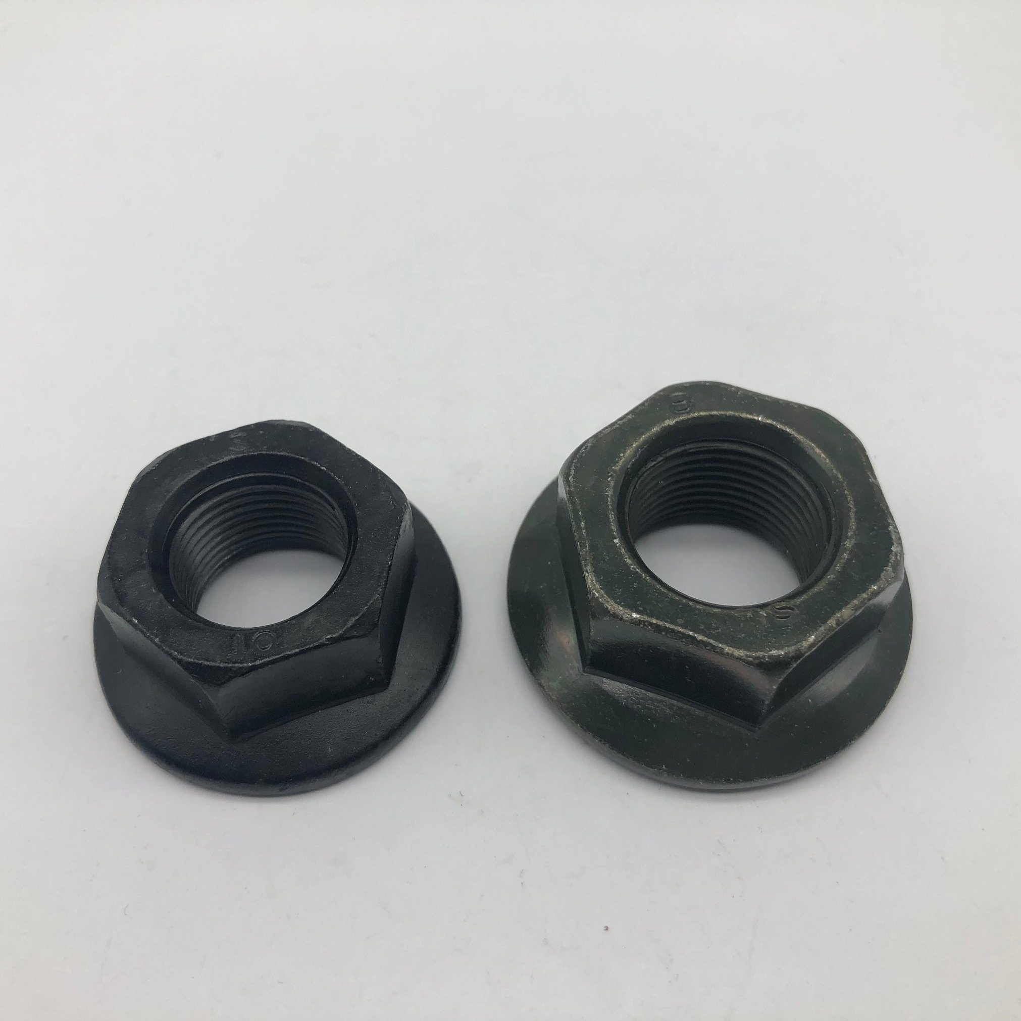Tuerca con brida dentada DIN6923 Tuerca hexagonal con brida
