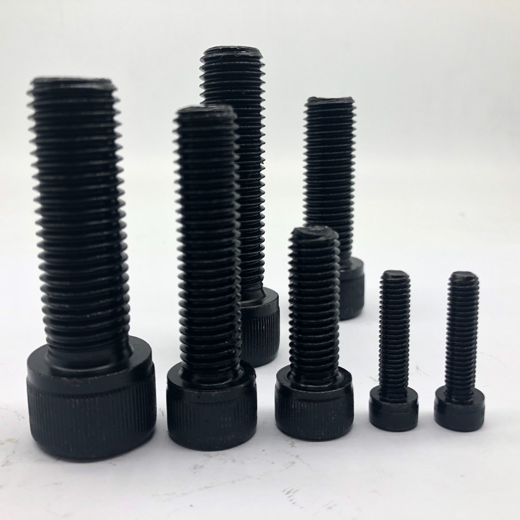 Tornillo Allen de cabeza redonda con tapa hexagonal DIN912