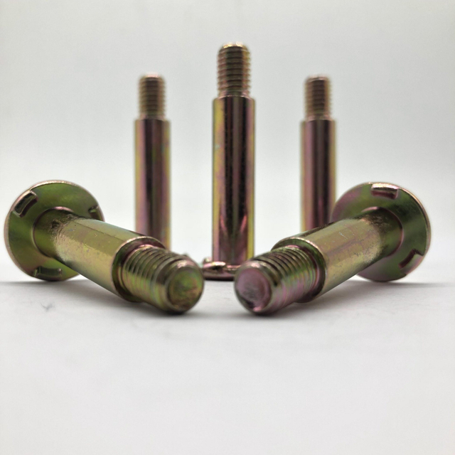 Tornillo de soldadura Tres puntos Tres proyecciones Zinc amarillo