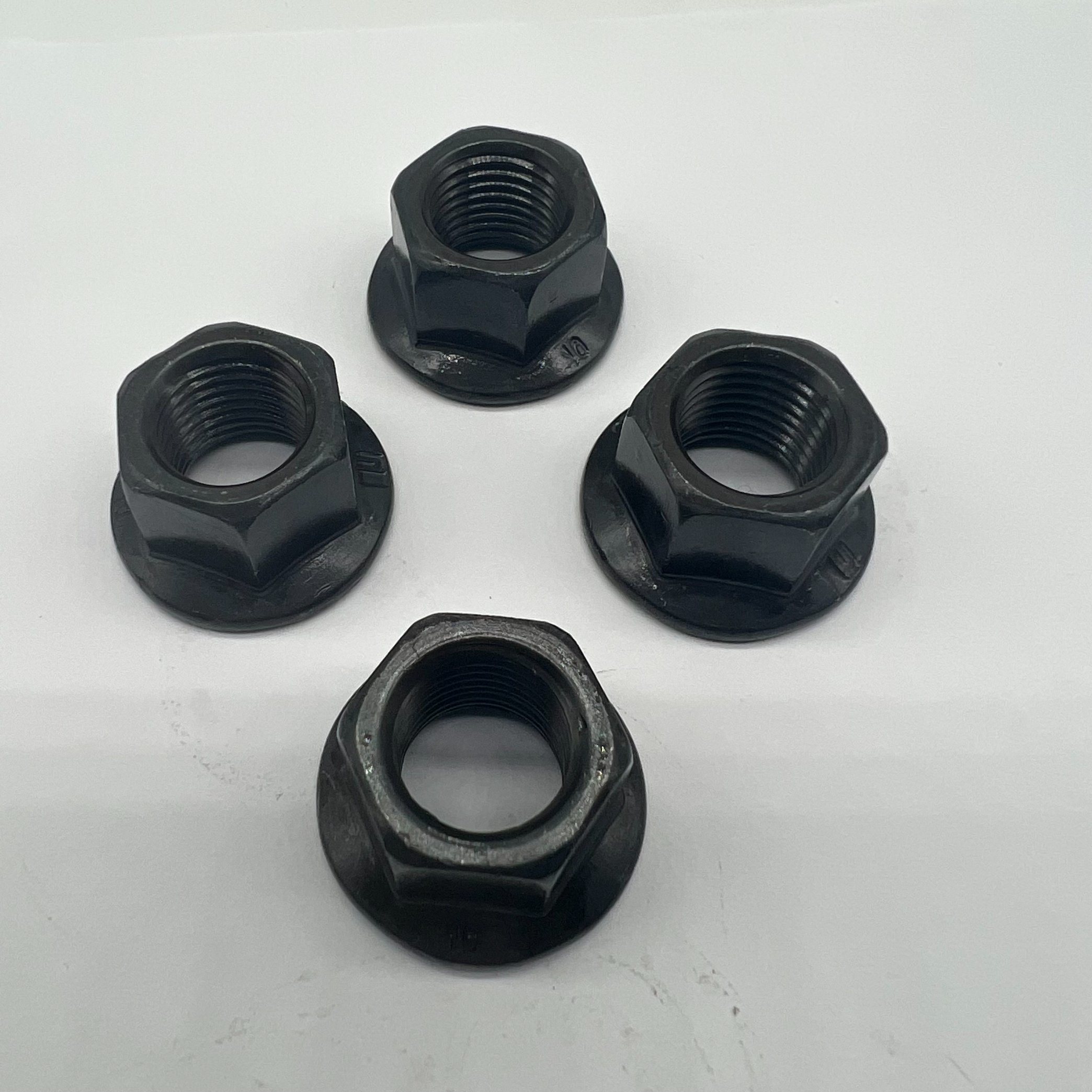 Tuerca de rueda con brida DIN74361 B M14X1.5