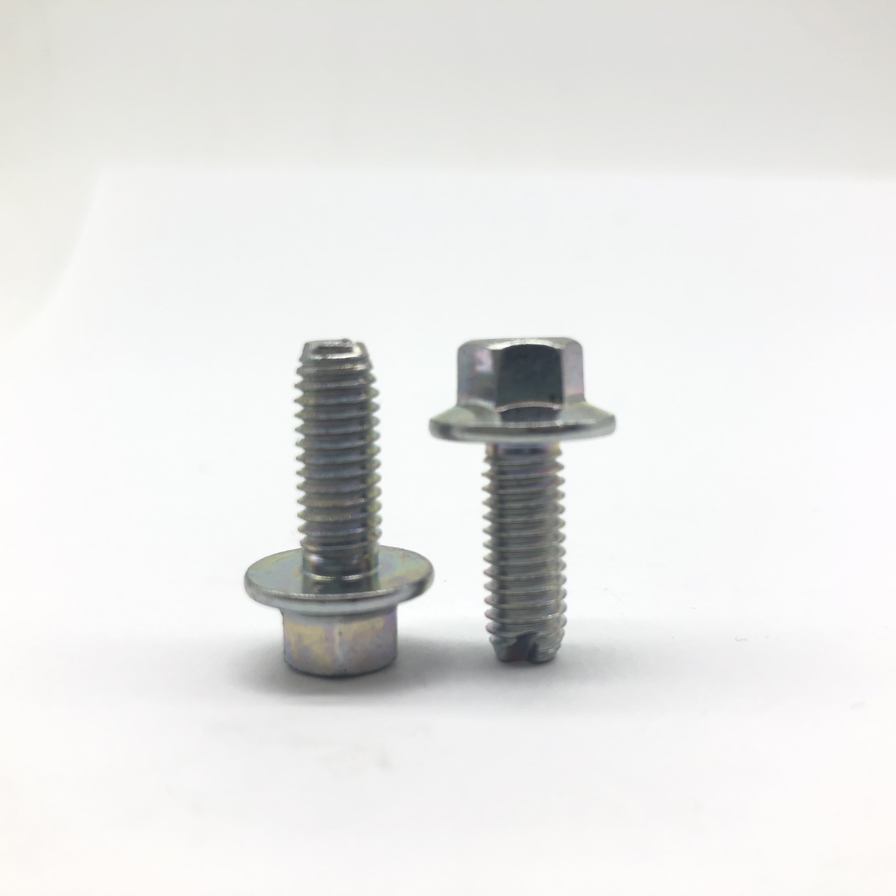 Brida hexagonal Eliminación de restos Pernos Tornillo de brida M6X16