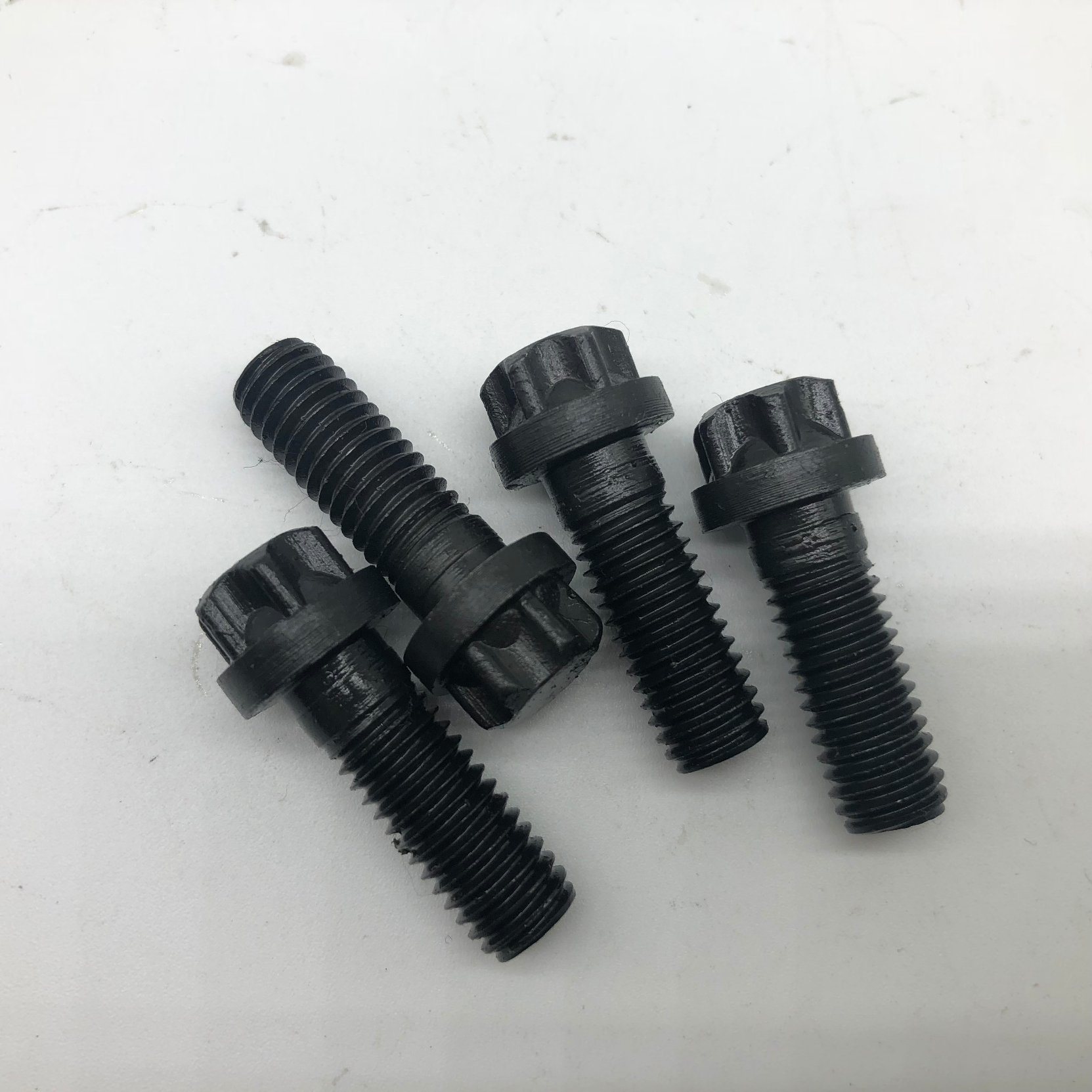 Tornillo de cabeza cilíndrica Clase 12.9 M8X22