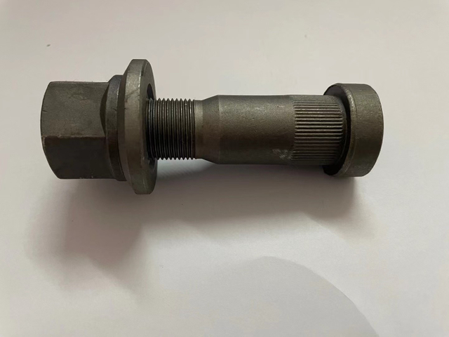 Perno y tuerca de cubo de rueda para camiones