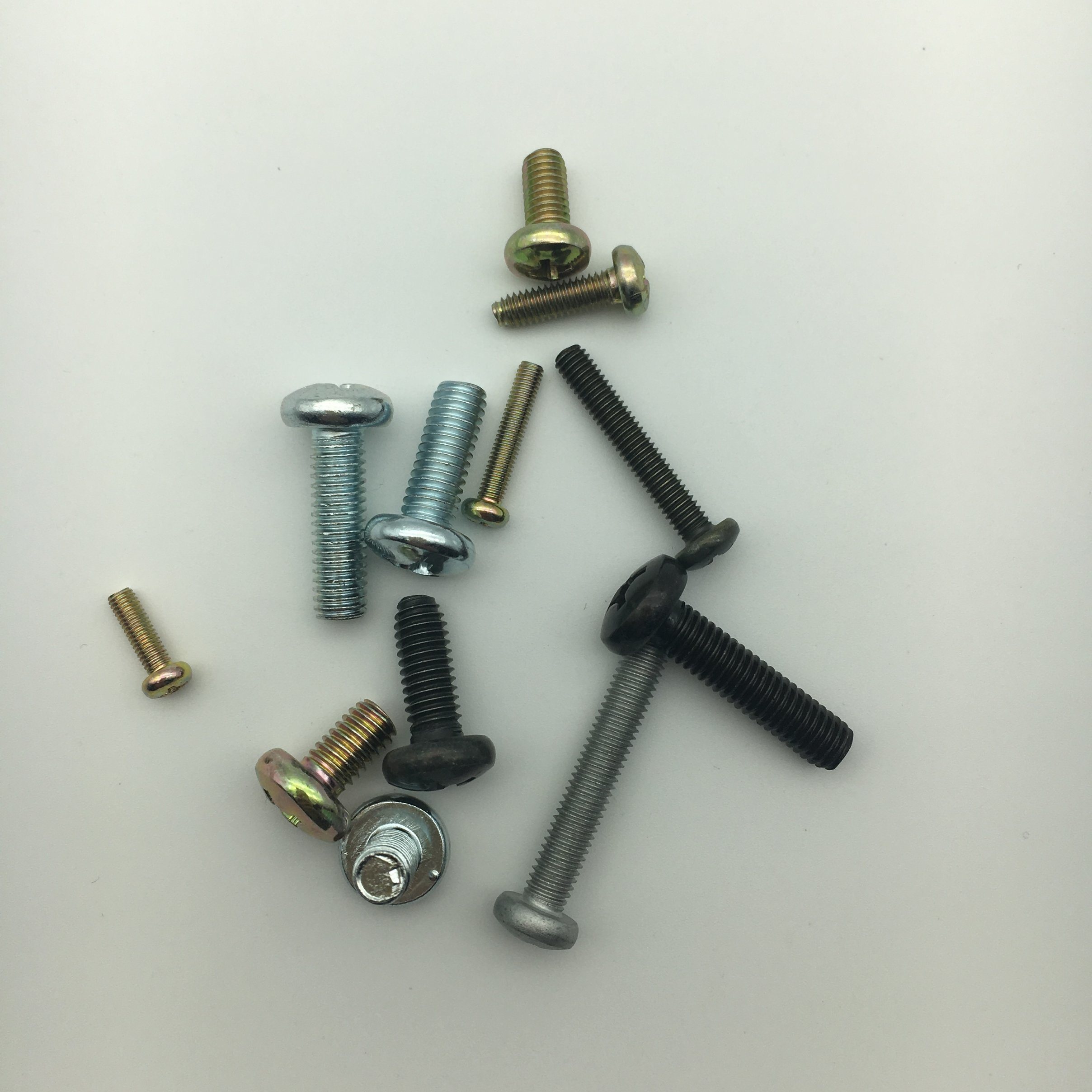 Tornillo de máquina de cabeza Phillip ranurado DIN7985