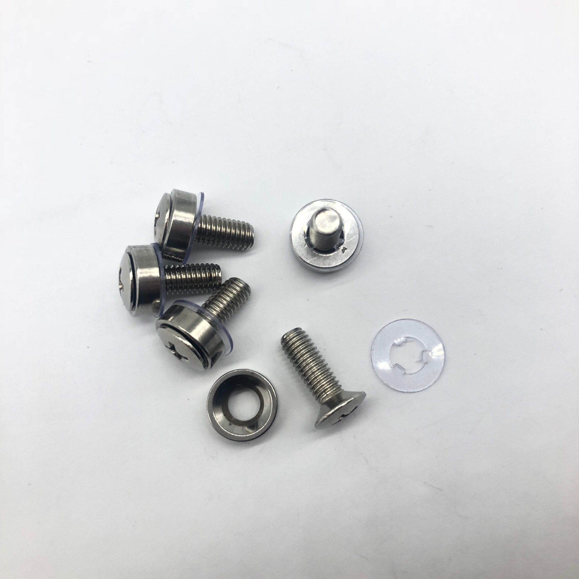 Kit de tornillos de fijación tipo corona para gabinetes de red