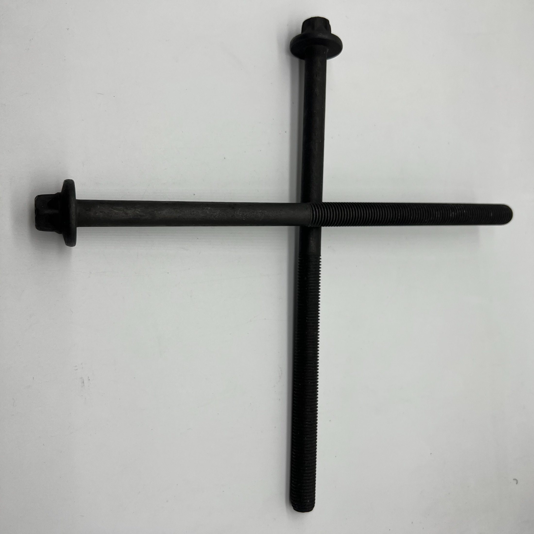 Perno de culata M12X1.5X226 Cabeza Torx